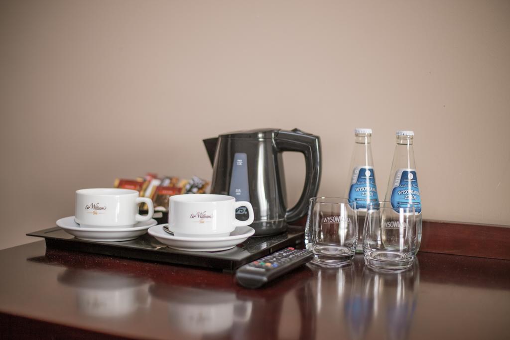 Hotel Grant レシュノ エクステリア 写真