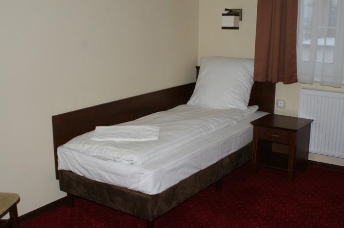 Hotel Grant レシュノ エクステリア 写真